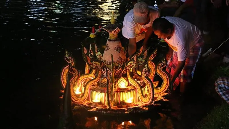 Loy Kratong